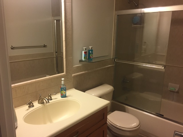 Full Bathroom 2